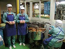 充填機による作業